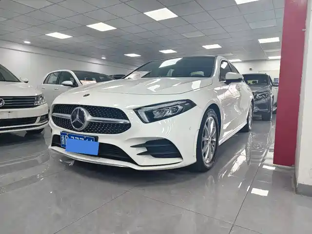 Mercedes-Benz Mercedes Benz A Class Mercedes-Benz A-Class 2020 A 200 L Sports Sedan — фото