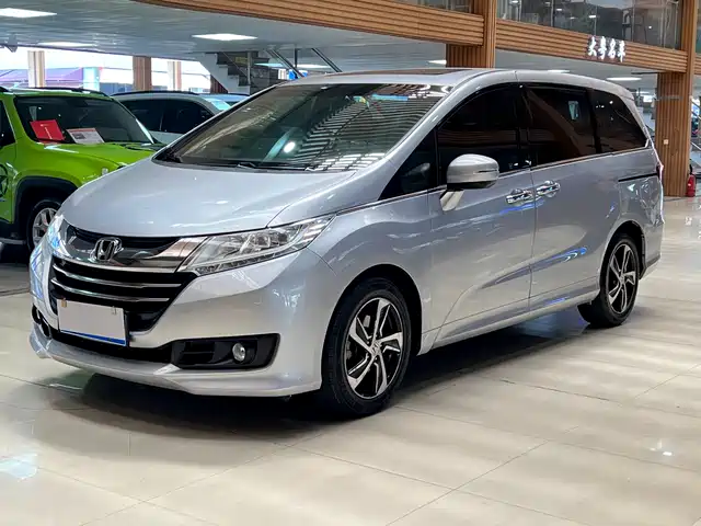 Honda Odyssey Odyssey 2015 Facelift 2.4l Smart Edition — фото