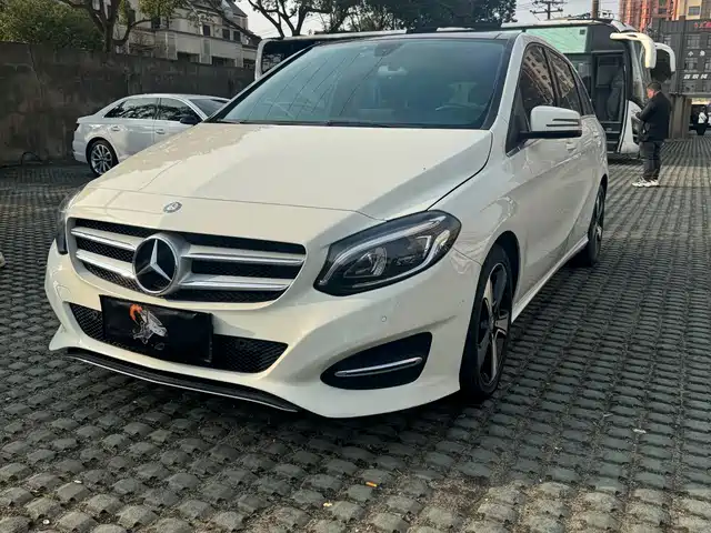 Mercedes-Benz Mercedes Benz B Class Mercedes-Benz B-Class 2017 B 200 Fashion Model — фото