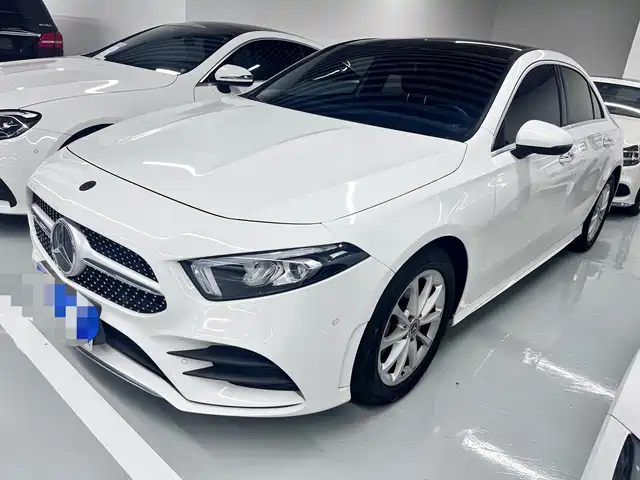 Mercedes-Benz Mercedes Benz A Class Mercedes-Benz A-Class 2021 A 200 L Sports Sedan Fashionable — фото