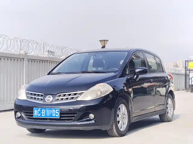 Nissan Tiida Tiida 2008 1.6l Automatic Fashion Model — фото