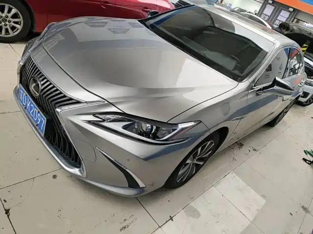 Lexus Lexus Es Lexus Es 2020 200 Excellence Edition — фото