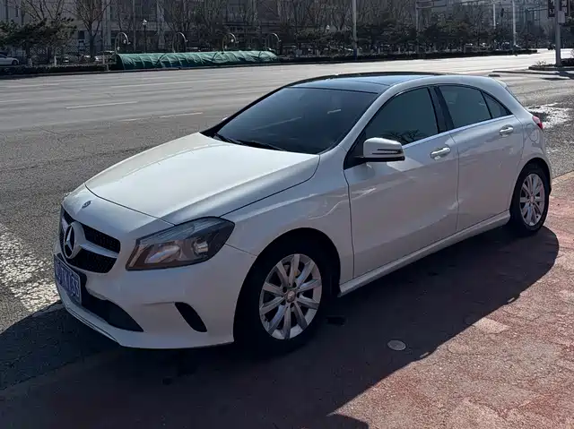 Mercedes-Benz Mercedes-Benz A-Class (Imported) Mercedes-Benz A-Class Import 2017 A 180 — фото