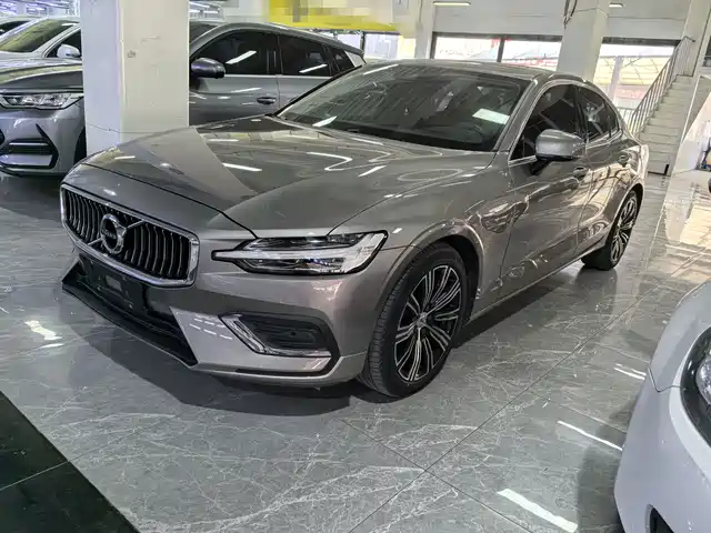 Volvo Volvo S60 Volvo S60 2021 T4 Zhiyuan Luxury Edition — фото