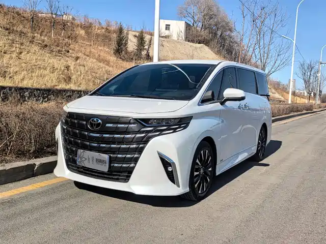 Toyota Elfa Alfa 2024 Dual Engine 2.5l Premium Edition — фото