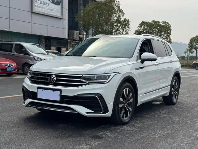 Volkswagen Tiguan L Tiguan L 2023 330tsi Automatic Two-Wheel Drive R-Line Version — фото