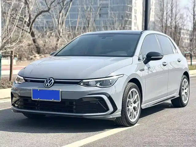 Volkswagen Golf Golf 2024 280tsi Dsg R-Line 50 Years Legend Edition — фото