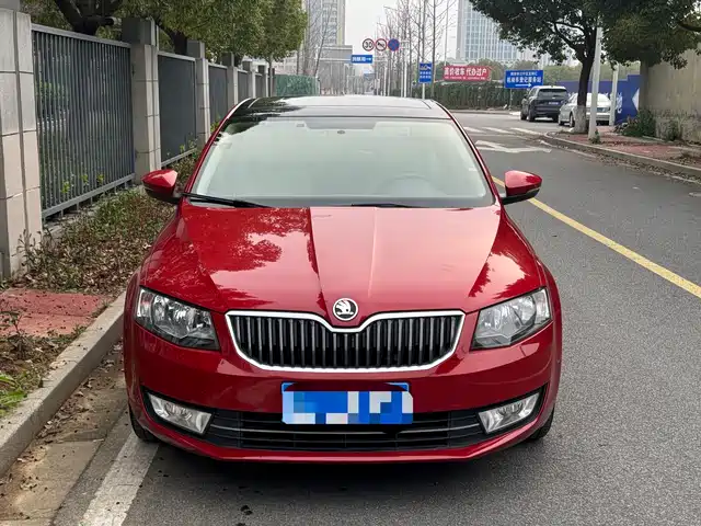 Skoda Octavia Octavia 2015 1.6l Manual Yijun Edition — фото