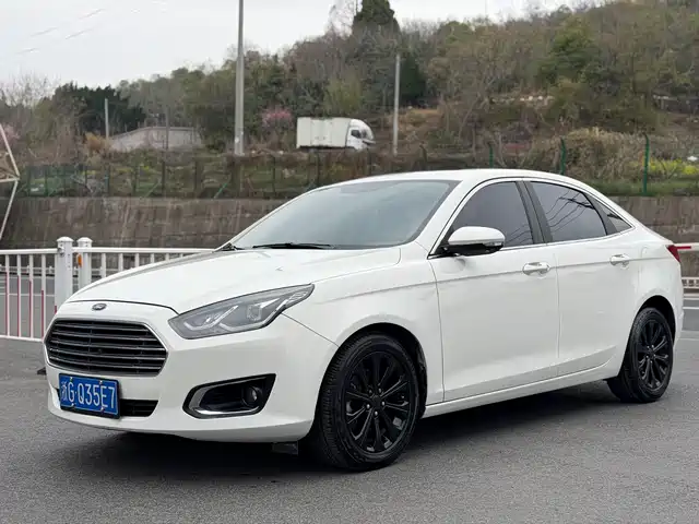 Ford Forrest Forex 2017 Happy Edition 1.5l Automatic Fashion Type — фото