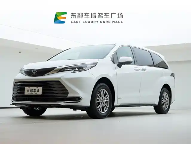 Toyota Sienna Sienna 2021 2.5l Hybrid Deluxe Edition — фото
