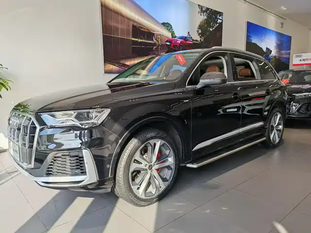 Audi Audi Q7 Audi Q7 2023 55 Tfsi Quattro S Premium Model — фото