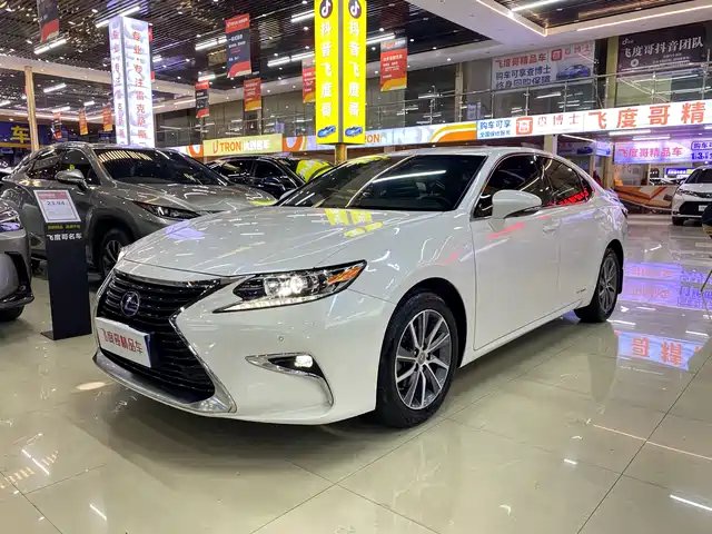 Lexus Lexus Es Lexus Es 2015 300h Comfort Edition — фото