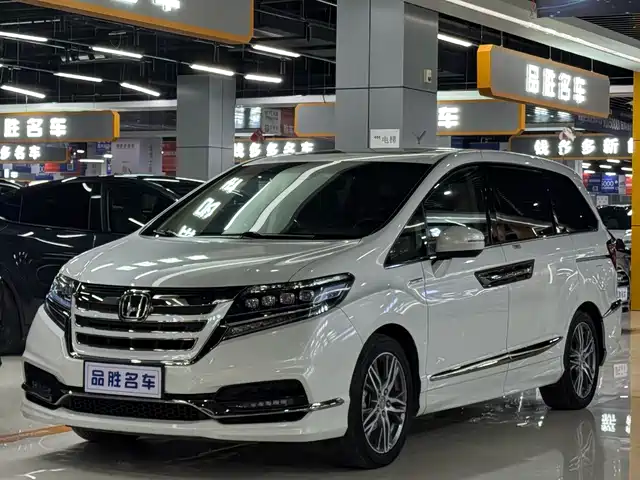 Honda Alison Alison 2019 2.0l Hybrid Deluxe Edition — фото