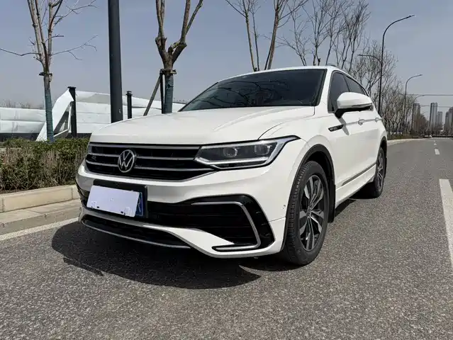 Volkswagen Tiguan L Tiguan L 2022 330tsi Automatic Two-Wheel Drive R-Line Version — фото