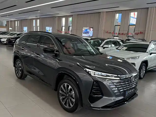 Chang'An Changan Cs75plus Changan Cs75 Plus 2024 Third Generation Championship Version 1.5t Smart Driving And Powerful Model — фото