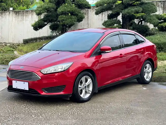 Ford Fox Focus 2018 Sedan Classic 1.6l Automatic Comfort Smart Mobility Version — фото