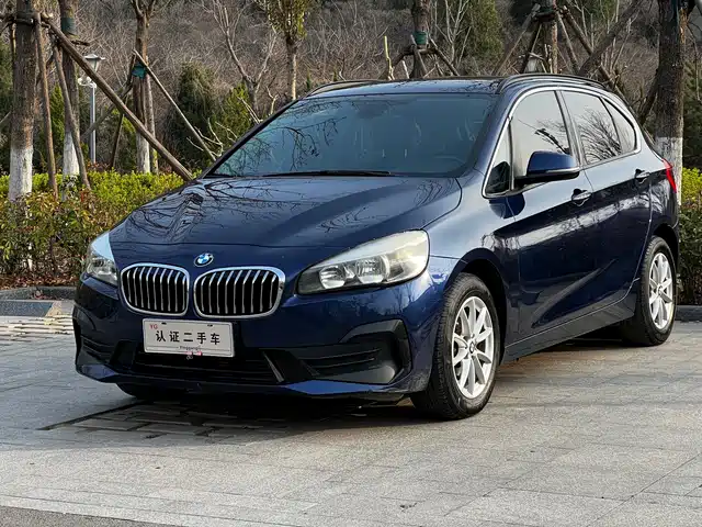 Bmw Bmw 2 Series Station Wagon Bmw 2 Series Station Wagon 2019 218i Fashion Model — фото