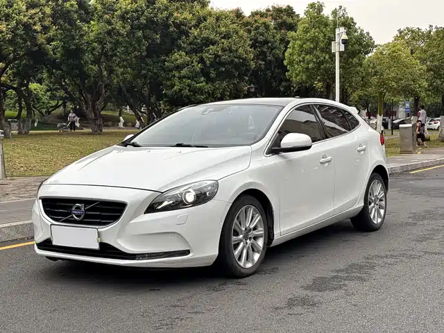 Volvo Volvo V40 Volvo V40 2016 T4 Zhiya Edition — фото