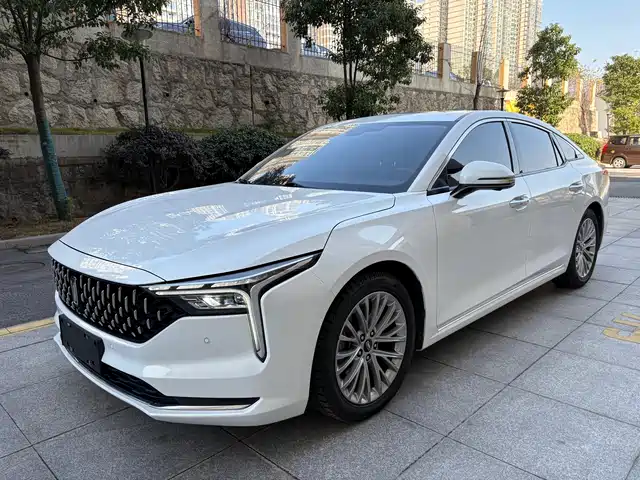Galloping Pentium B70 Pentium B70 2023 Third Generation 1.5t Automatic Enjoyment Type 70th Anniversary Commemorative Edition — фото