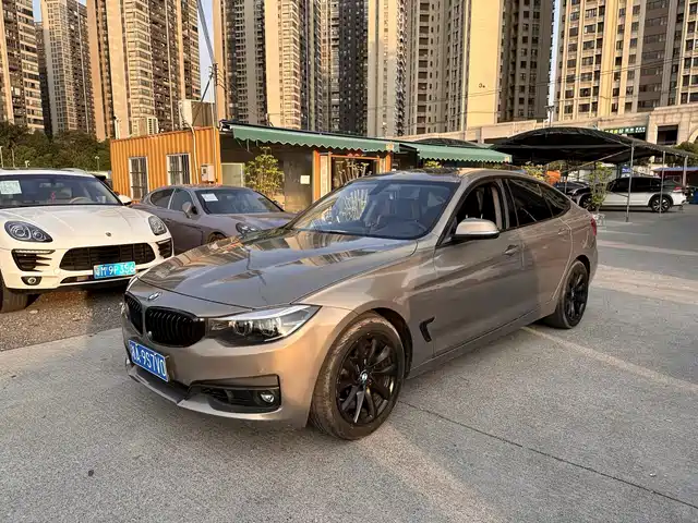 Bmw Bmw 3 Series Gt Bmw 3 Series Gt 2018 320i Fashion Model — фото