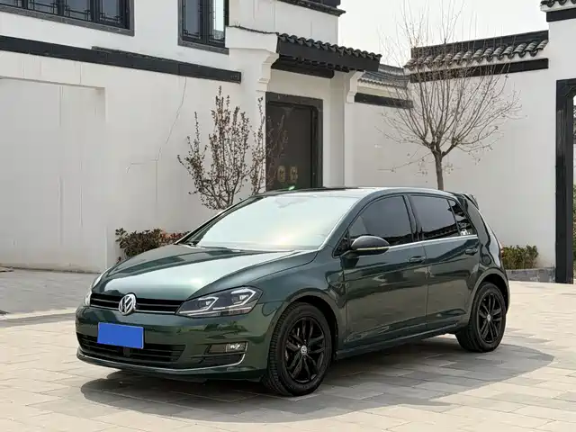 Volkswagen Golf Golf 2017 230tsi Automatic Luxury Millionth Commemorative Edition — фото