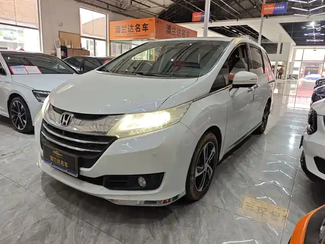 Honda Odyssey Odyssey 2015 Facelift 2.4l Extreme Edition — фото