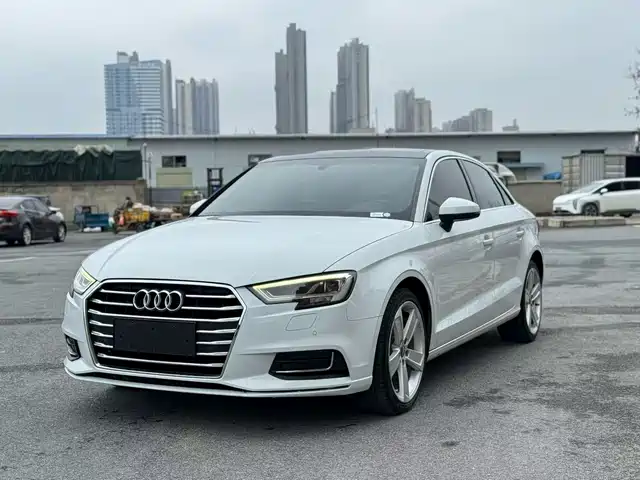 Audi Audi A3 Audi A3 2018 30th Anniversary Model Limousine 35 Tfsi Fashion Model — фото