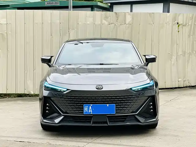 Chang'An Changan Uni-V Changan Uni-V 2022 1.5t Premium Model — фото
