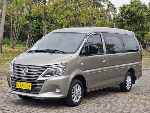 Dongfeng Is Popular Lingzhi Lingzhi 2020 M5l 1.6l Luxury Model 7 Seats — фото