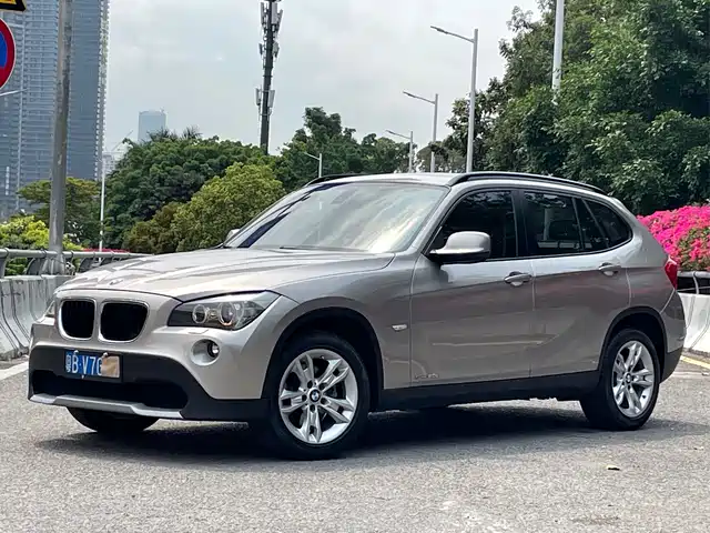 Bmw Bmw X1 Bmw X1 2012 Sdrive20i Leading Model — фото