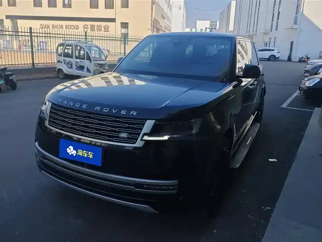 Land Rover Range Rover Range Rover 2023 Facelift 3.0 L6 400ps Extended Edition — фото