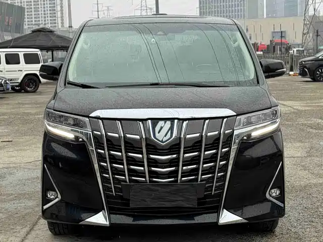 Toyota Elfa Alfa 2023 Dual Engine 2.5l Premium Gold Edition — фото