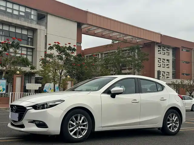 Mazda Mazda3 Angkesela Mazda3 Angkesela 2017 Hatchback 1.5l Automatic Comfort Type National V — фото