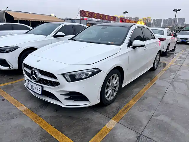 Mercedes-Benz Mercedes Benz A Class Mercedes-Benz A-Class 2020 Facelift A 200 L Sports Sedan Fashionable — фото