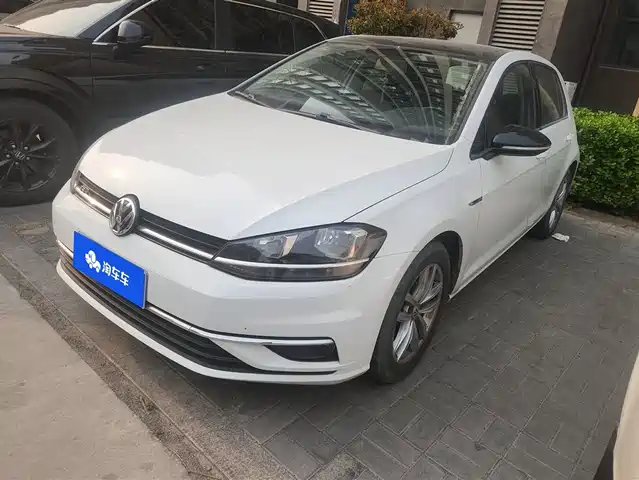 Volkswagen Golf Golf 2018 230tsi Automatic Comfort Type — фото