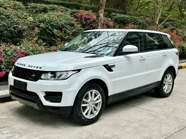 Land Rover Range Rover Sport Range Rover Sport 2016 3.0 Sdv6 Hse — фото