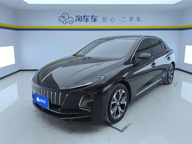 Red Flag Hongqi E-Qm5 Hongqi E-Qm5 2023 Basic Travel Version — фото