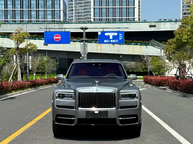 Rolls Royce Cullinan Cullinan 2018 Four-Seat Version — фото