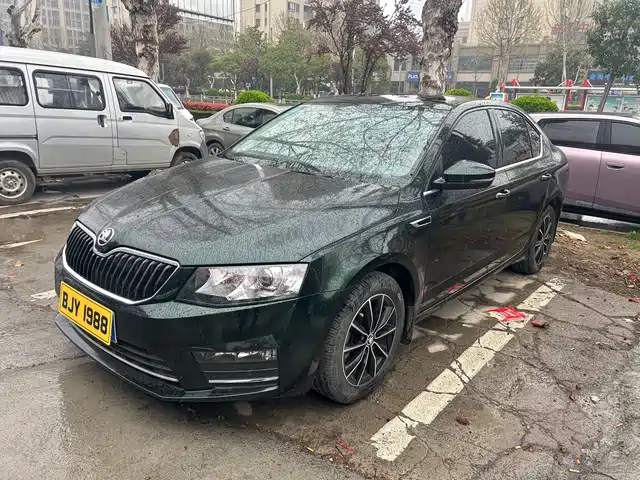 Skoda Octavia Octavia 2017 1.6l Manual Intelligent Travel Edition — фото
