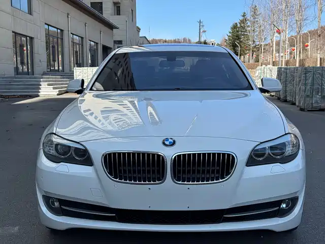 Bmw Bmw 5 Series Bmw 5 Series 2013 525li Luxury Model — фото