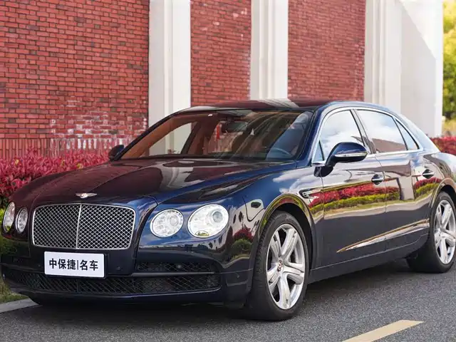 Bentley Galloping Flying Spur 2015 4.0t V8 Standard Edition — фото