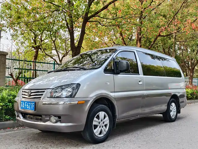 Dongfeng Is Popular Lingzhi Lingzhi 2016 M3l 1.6l 7-Seat Comfort Model — фото