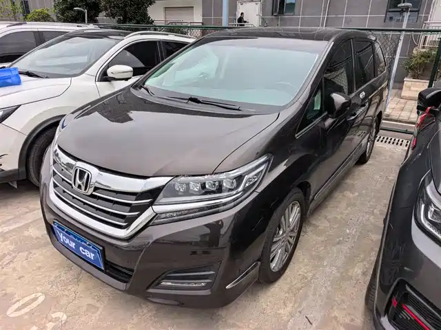 Honda Alison Alison 2016 2.4l Deluxe Edition — фото