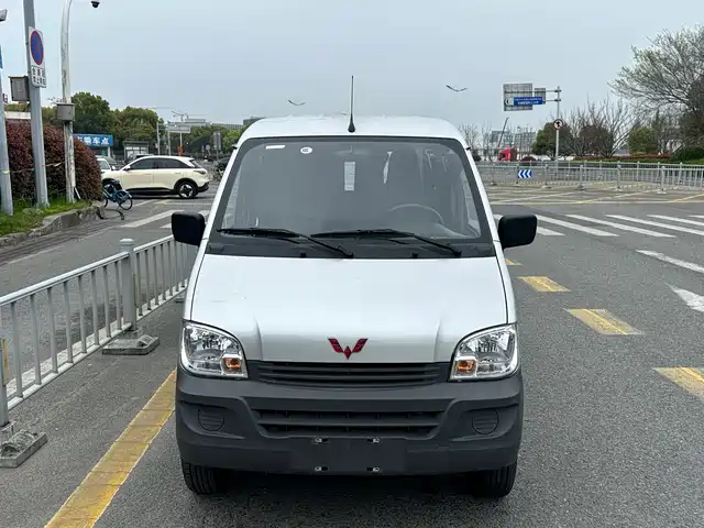 Wuling Motors Wuling Light Wuling Light 2023 1.5l Practical 5/7 Seats — фото