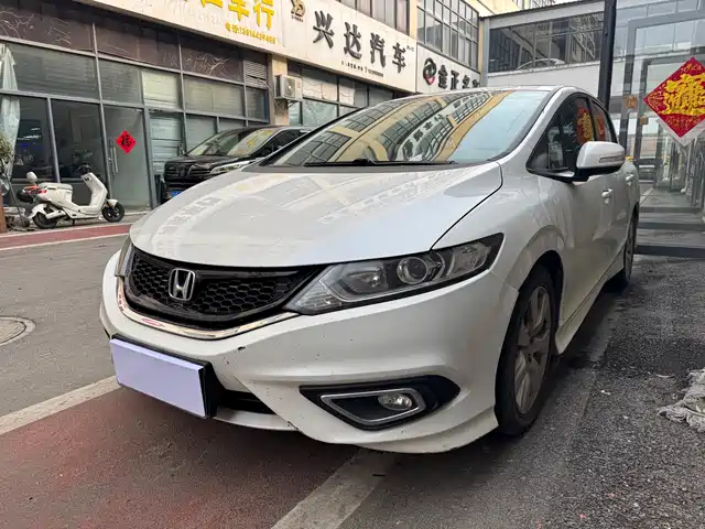 Honda Jed Jade 2016 1.8l Automatic Comfort Elite Version 5 Seats — фото
