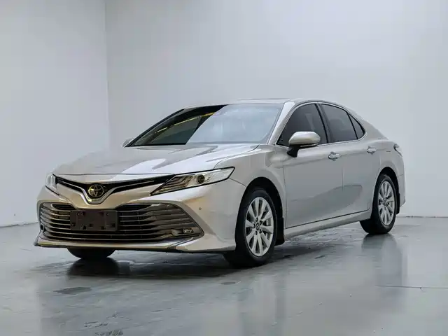 Toyota Camry Camry 2019 Facelift 2.0g Deluxe Edition — фото