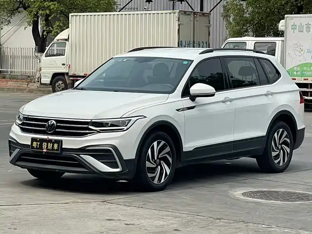 Volkswagen Tiguan L Tiguan L 2022 330tsi Automatic Two-Wheel Drive Comfort Version — фото