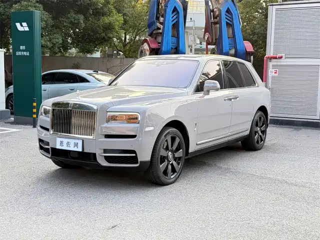 Rolls Royce Cullinan Cullinan 2024 Four-Seat Version — фото