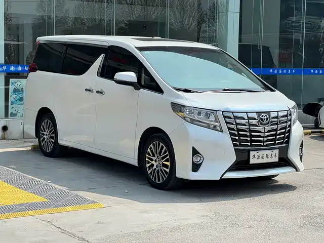 Toyota Elfa Alfa 2015 3.5l Deluxe Edition — фото
