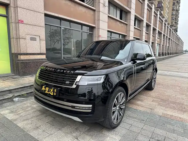 Land Rover Range Rover Range Rover 2025 3.0 L6 400ps Extended Edition — фото